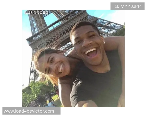 字母哥妻子经过沟通带娃回雅典结束两地分居生活